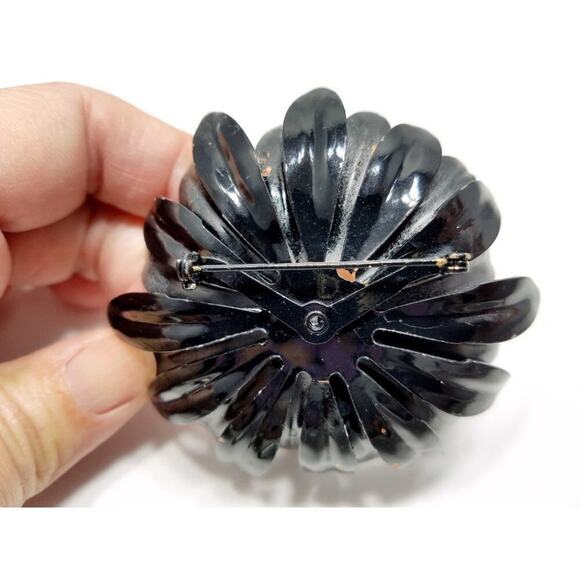 Vintage 1960s Black Enamel Flower Brooch Large Metal Daisy Copper Base - Picture 6 of 10